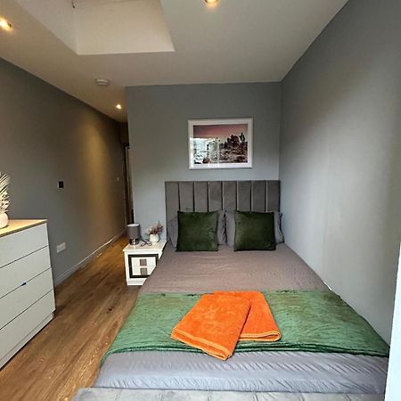 2 Bedroom Flat In Euston 2 Mins Away From Station, No Lift لندن المظهر الخارجي الصورة