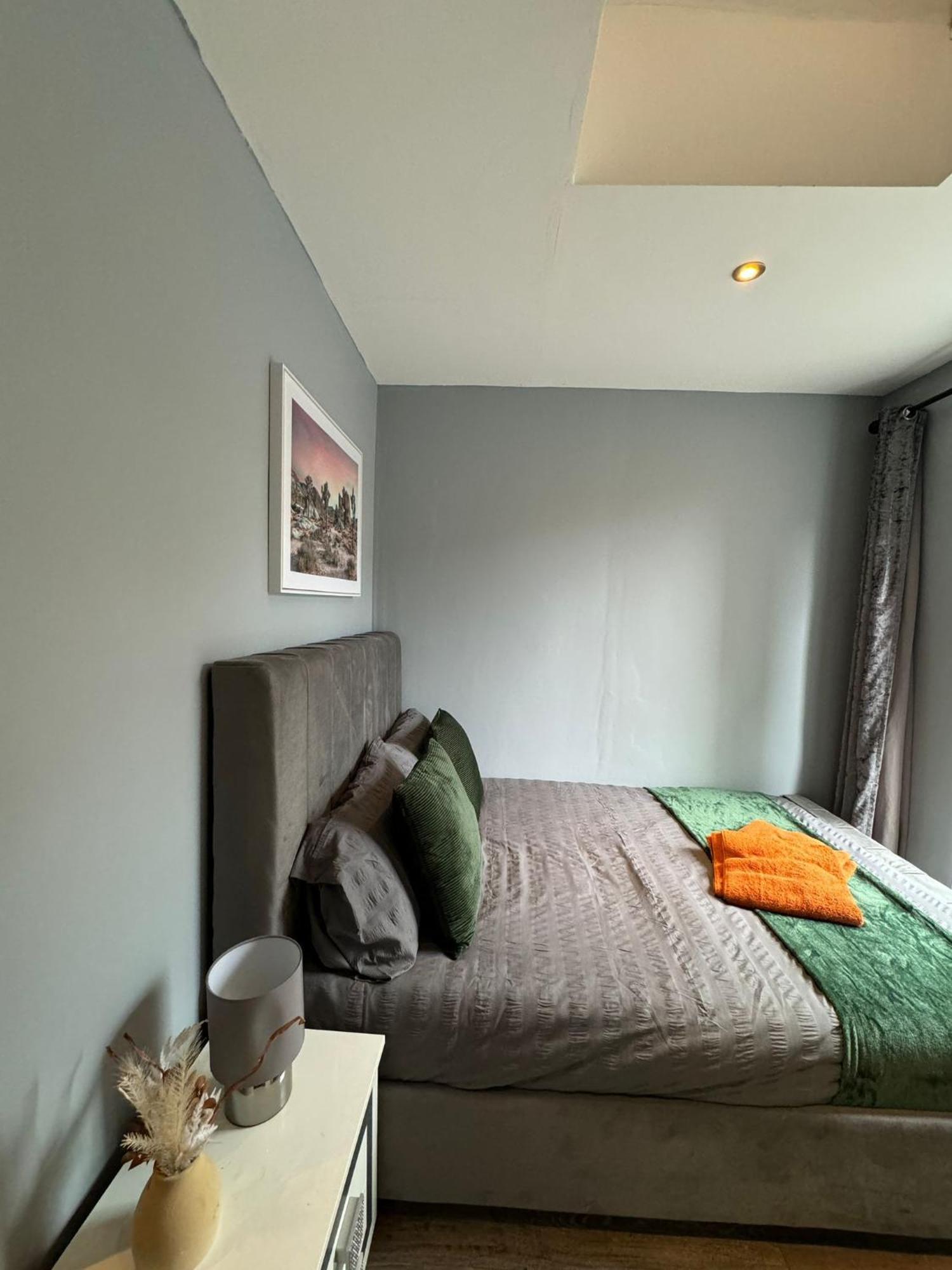 2 Bedroom Flat In Euston 2 Mins Away From Station, No Lift لندن المظهر الخارجي الصورة