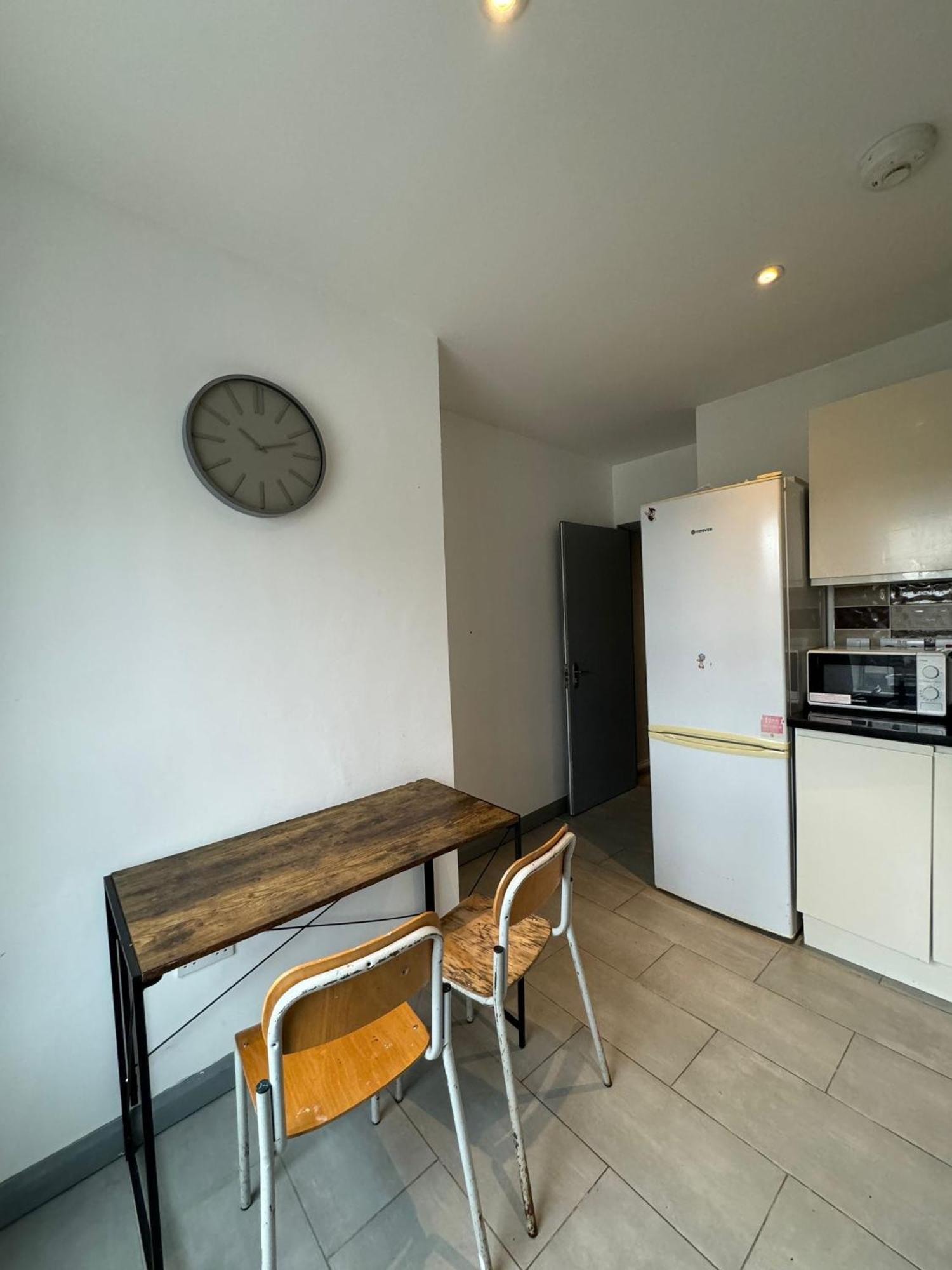 2 Bedroom Flat In Euston 2 Mins Away From Station, No Lift لندن المظهر الخارجي الصورة