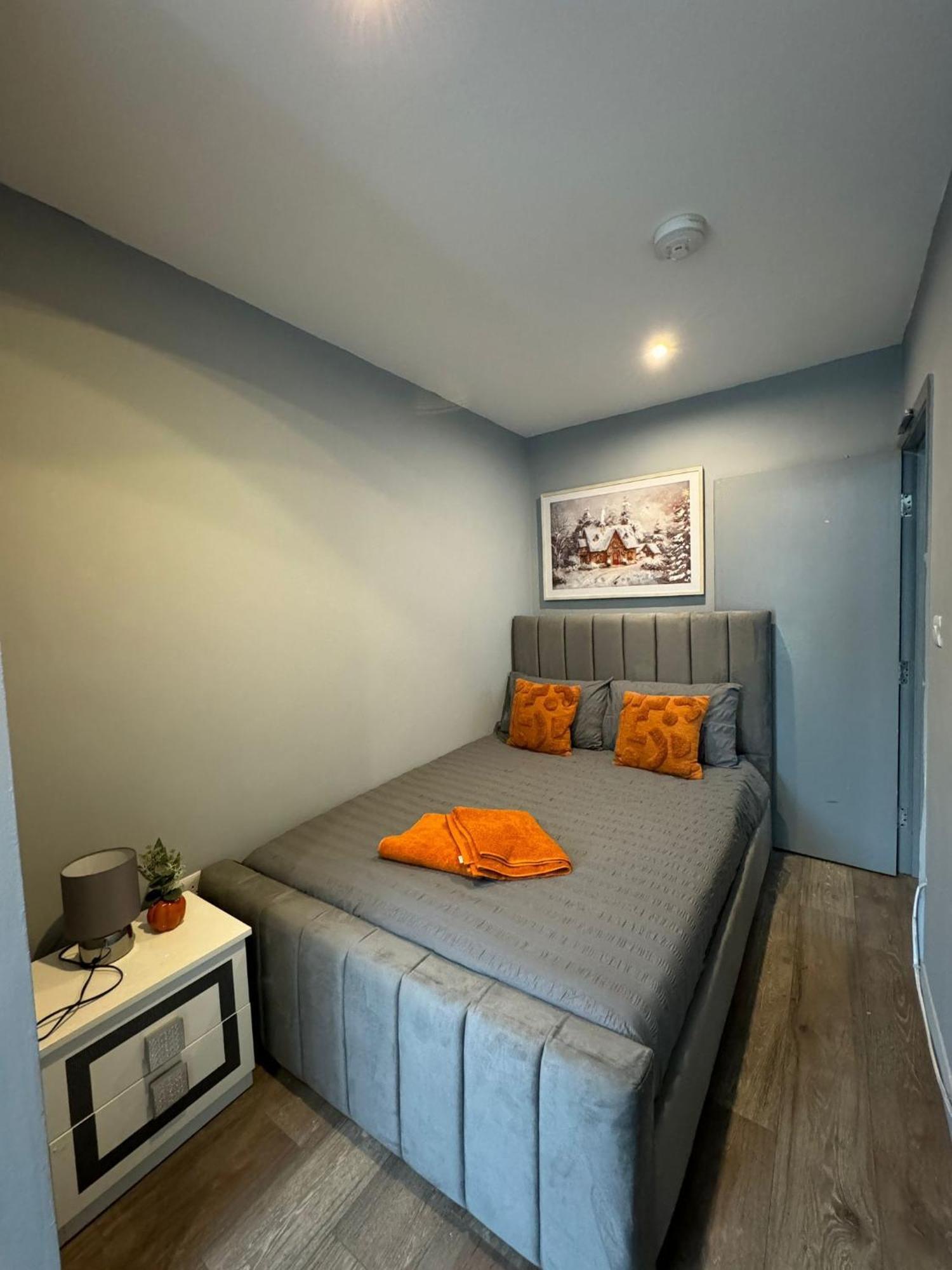 2 Bedroom Flat In Euston 2 Mins Away From Station, No Lift لندن المظهر الخارجي الصورة