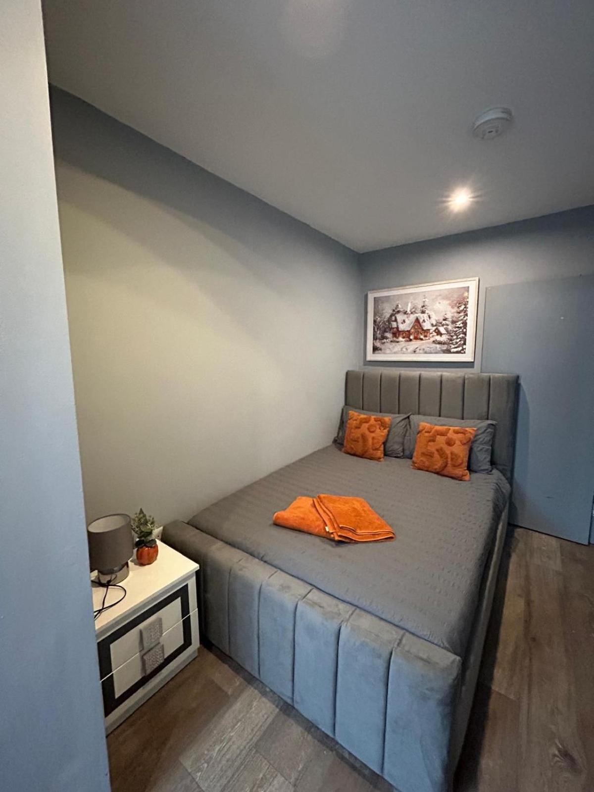 2 Bedroom Flat In Euston 2 Mins Away From Station, No Lift لندن المظهر الخارجي الصورة