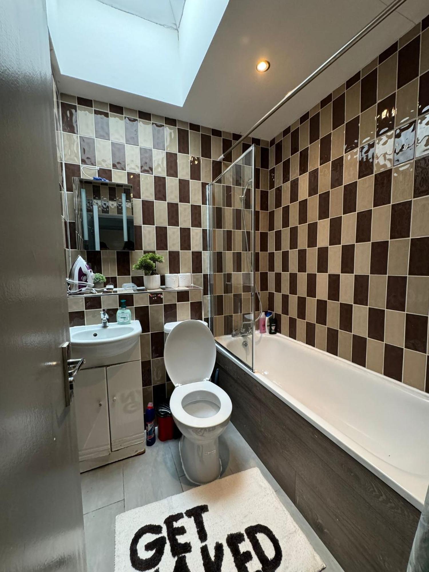 2 Bedroom Flat In Euston 2 Mins Away From Station, No Lift لندن المظهر الخارجي الصورة